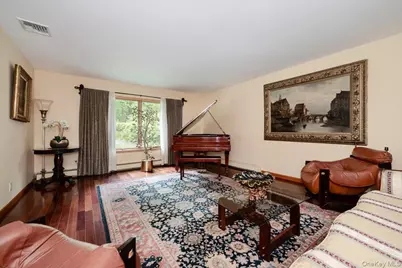 5 Jacquelyn Court, Dix Hills, NY 11746 - Photo 7