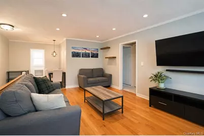 78-02 Cloverdale Boulevard #Upper, Bayside, NY 11364 - Photo 11
