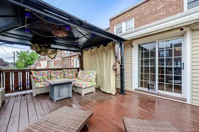 390 Cochran Place, Valley Stream, NY 11581 - Photo 11