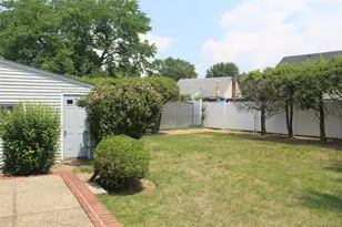 120 N Terrace Pl, Valley Stream, NY 11580 - Photo 9