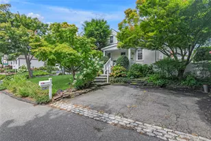 44 Cedar Valley Ln, Huntington, NY 11743 - Photo 17