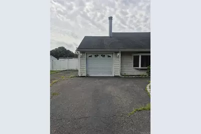 2 Wendy Road, Coram, NY 11727 - Photo 3