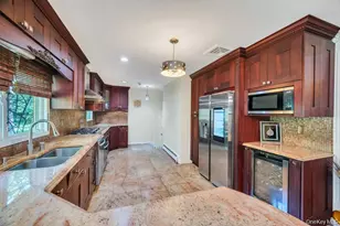 28 Penn Dr, Dix Hills, NY 11746 - Photo 7
