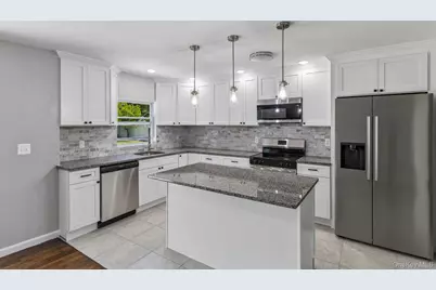 957 Bellmore Avenue, Central Islip, NY 11722 - Photo 11