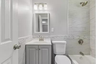 957 Bellmore Avenue, Central Islip, NY 11722 - Photo 19