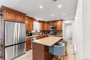 18 Valley Dr, Nanuet, NY 10954 - Photo 9
