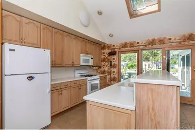 18 Tarpon Road, East Quogue, NY 11942 - Photo 9