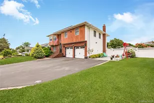 17 E Lincoln Ave, Massapequa, NY 11758 - Photo 3