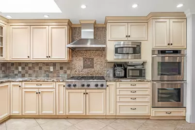 17 E Lincoln Avenue, Massapequa, NY 11758 - Photo 23