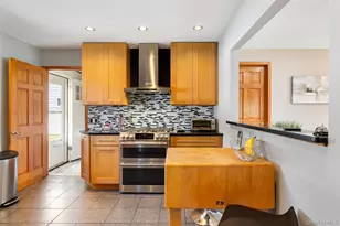 2100 North Dr, Seaford, NY 11783 - Photo 5