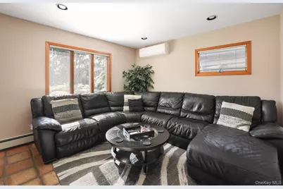 2100 North Drive, Seaford, NY 11783 - Photo 13