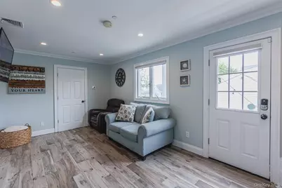 401 Little East Neck Road S, Babylon, NY 11702 - Photo 19