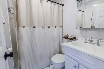 401 Little East Neck Road S, Babylon, NY 11702 - Photo 9
