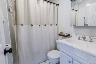 401 Little East Neck Rd S, Babylon, NY 11702 - Photo 9
