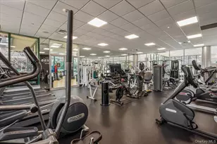 100 Hilton Ave, Garden City, NY 11530 - Photo 25
