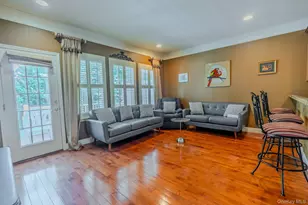 43 Torrey Pine Ln, Bay Shore, NY 11706 - Photo 3