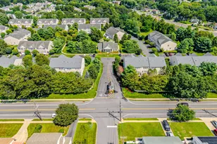 43 Torrey Pine Ln, Bay Shore, NY 11706 - Photo 25