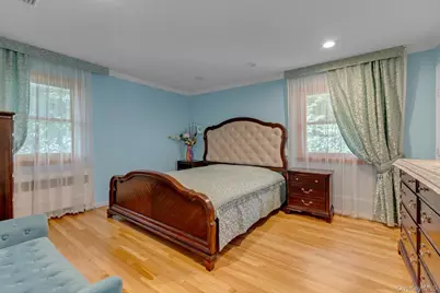 902 Preston Road, East Meadow, NY 11554 - Photo 13