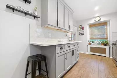710 Premier Boulevard, New Hyde Park, NY 11040 - Photo 13