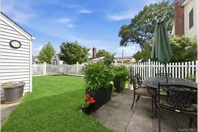 710 Premier Boulevard, New Hyde Park, NY 11040 - Photo 27