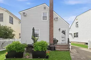 710 Premier Blvd, New Hyde Park, NY 11040 - Photo 29