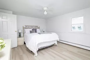 18 Old Farm Rd, Levittown, NY 11756 - Photo 19