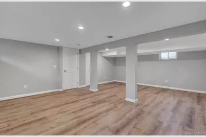 47 Hayrick Lane, Commack, NY 11725 - Photo 29