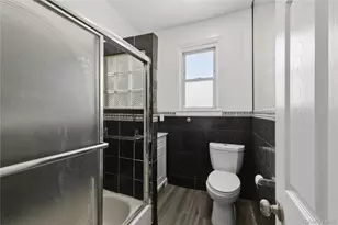 95-11 Cresskill Pl, Jamaica, NY 11435 - Photo 13