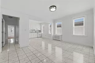 95-11 Cresskill Pl, Jamaica, NY 11435 - Photo 9