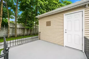 263 Valcour Ave, Uniondale, NY 11553 - Photo 9