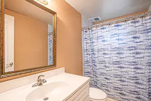 14 Wellbrock St, Lindenhurst, NY 11757 - Photo 27