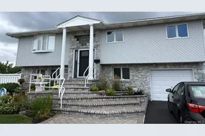 14 Wellbrock Street, Lindenhurst, NY 11757 - Photo 1