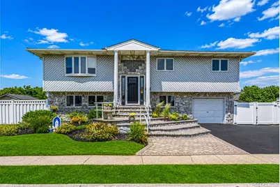 14 Wellbrock Street, Lindenhurst, NY 11757 - Photo 1