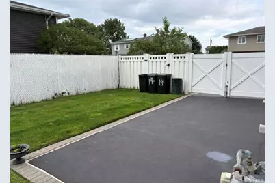14 Wellbrock Street, Lindenhurst, NY 11757 - Photo 3