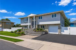 14 Wellbrock St, Lindenhurst, NY 11757 - Photo 3
