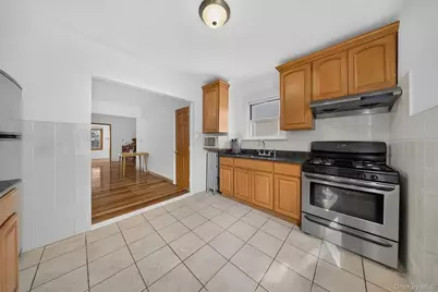 7129 Manse Street, Forest Hills, NY 11375 - Photo 9