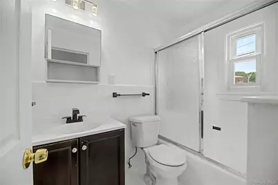 25 Longmeadow Road, Yonkers, NY 10704 - Photo 21