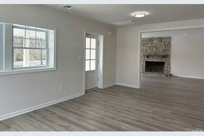 125 W Main Street, Kings Park, NY 11754 - Photo 5