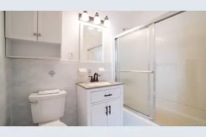 24 Pennyfield Avenue #2C, Bronx, NY 10465 - Photo 17