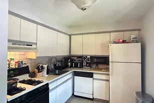 18 Cedar Ct, Selden, NY 11784 - Photo 3