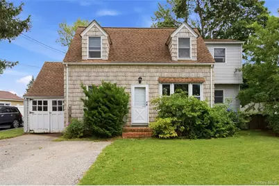 210 Greenlawn Terrace, Copiague, NY 11726 - Photo 1