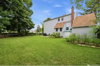 210 Greenlawn Terrace, Copiague, NY 11726 - Photo 23