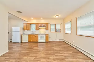 4 Brooktree Ct, Bohemia, NY 11716 - Photo 9