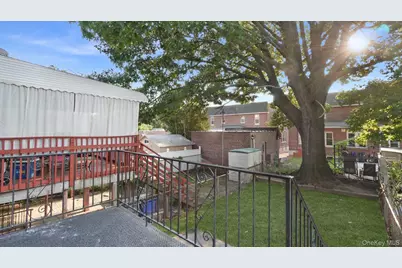 2539 Yates Avenue, Bronx, NY 10469 - Photo 25