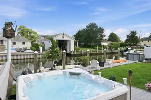 12 S Bay Ave, Amityville, NY 11701 - Photo 33