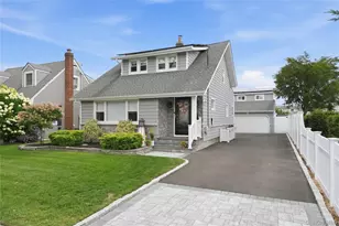 12 S Bay Ave, Amityville, NY 11701 - Photo 3