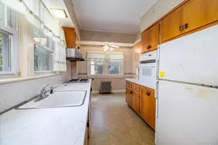 107 Cherry St, Floral Park, NY 11001 - Photo 9