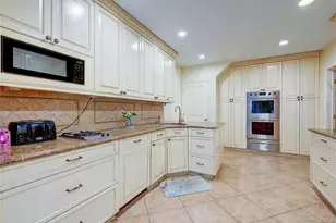75-12 174th St, Fresh Meadows, NY 11366 - Photo 19