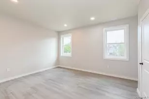 125 Lynbrook Dr, Mastic Beach, NY 11951 - Photo 15