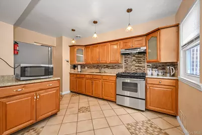 253-27 147th Avenue, Rosedale, NY 11422 - Photo 7